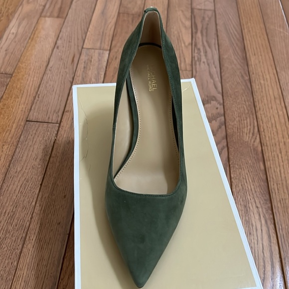 Michael kors Women's Alina Flex Pumps shoes - Picture 2 of 8